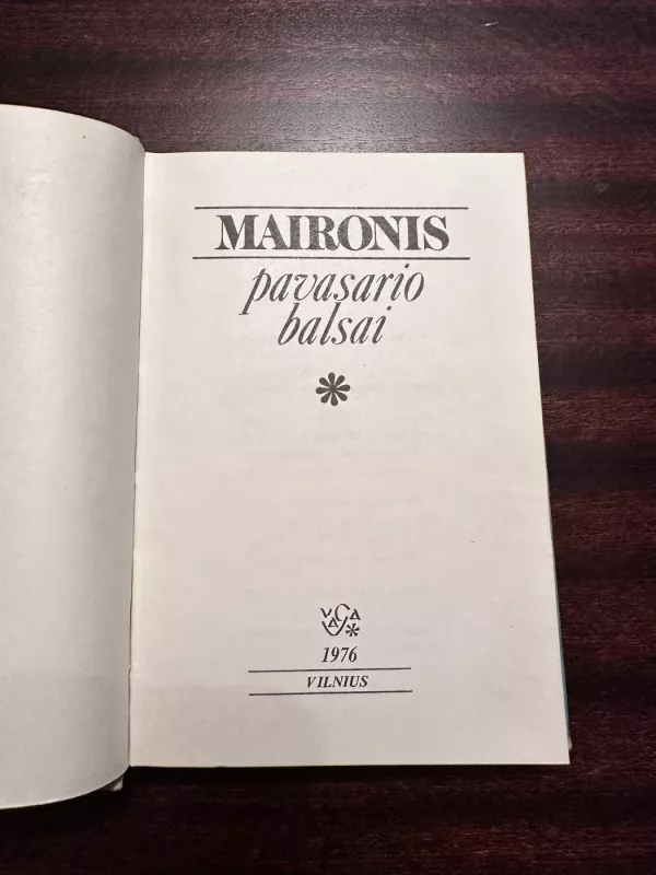 Pavasario balsai -  Maironis, knyga 4