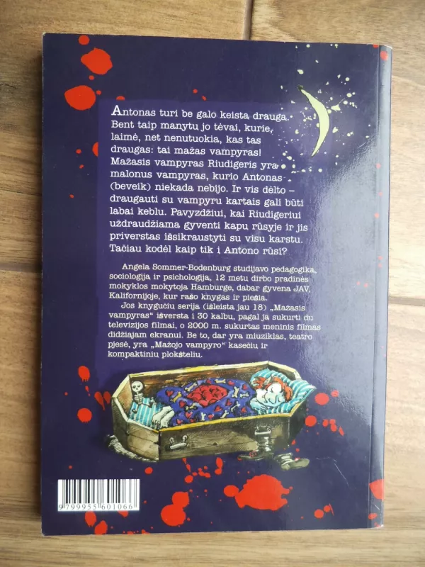 Mažasis vampyras išsikrausto - Angela Sommer-Bodenburg, knyga 3
