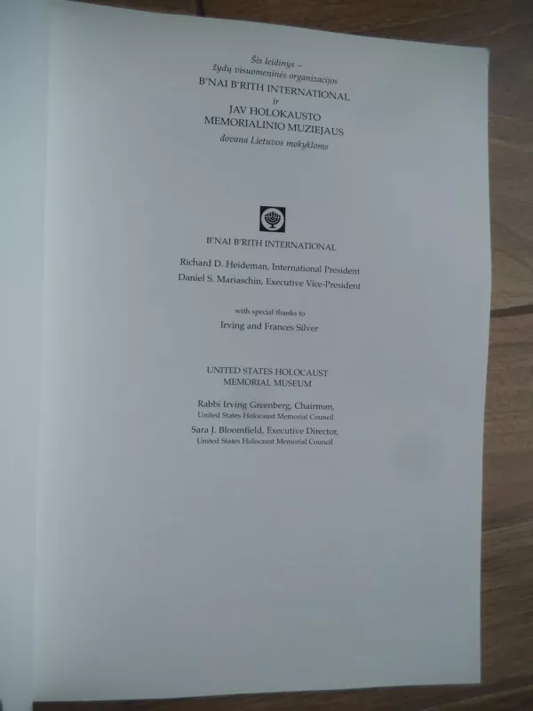 Knyga mokyklai apie Holokaustą II dalis - Solonas Bainfeldas, knyga 4