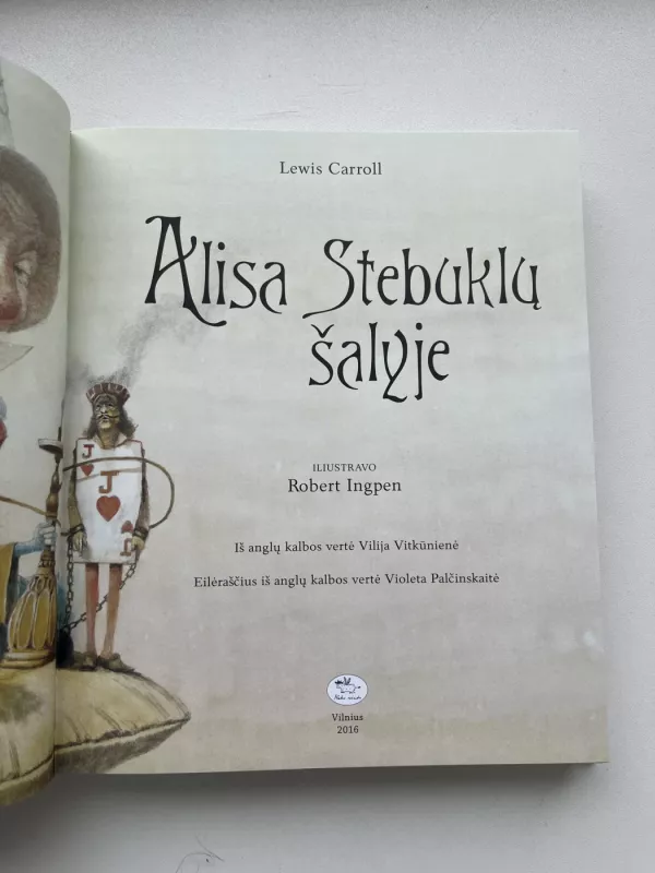 Alisa Stebuklų šalyje - Lewis Carroll, knyga 4