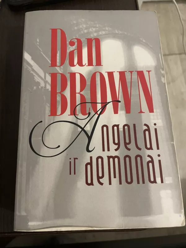 Angelai ir demonai - Dan Brown, knyga