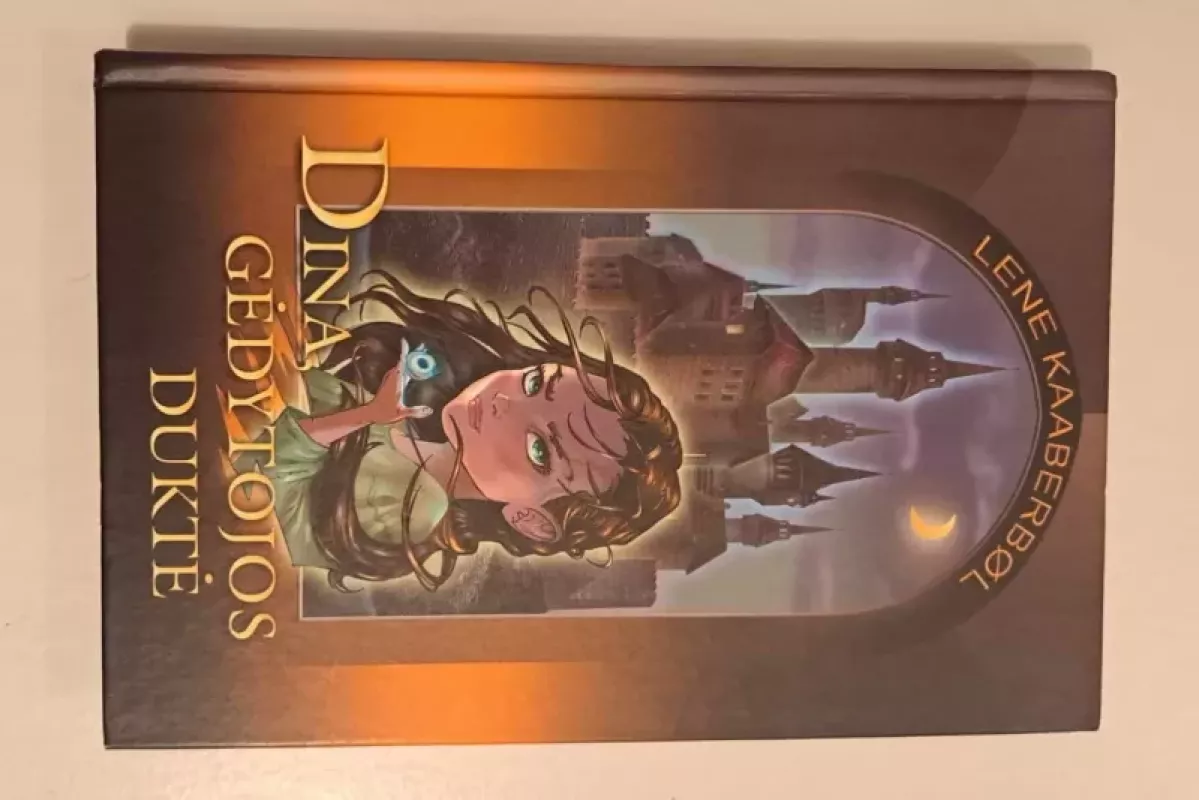 Dina, Gėdytojos duktė - Lene Kaaberbol, knyga 3