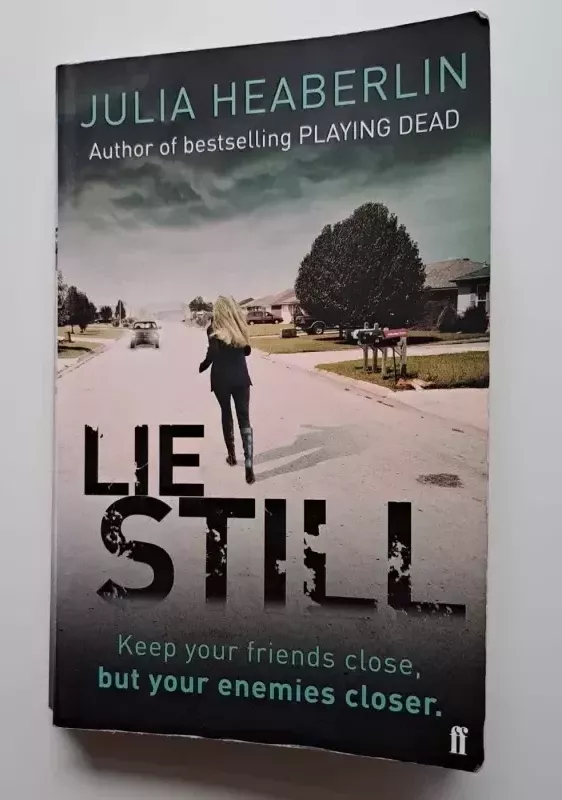 Lie Still - Howard Hughes, knyga 2