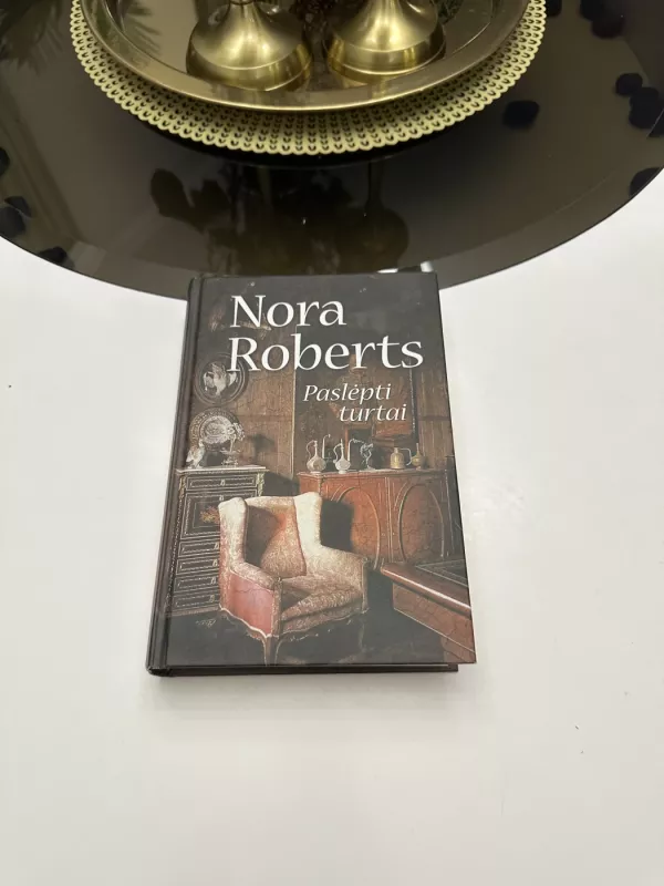 Paslėpti turtai - Nora Roberts, knyga 2