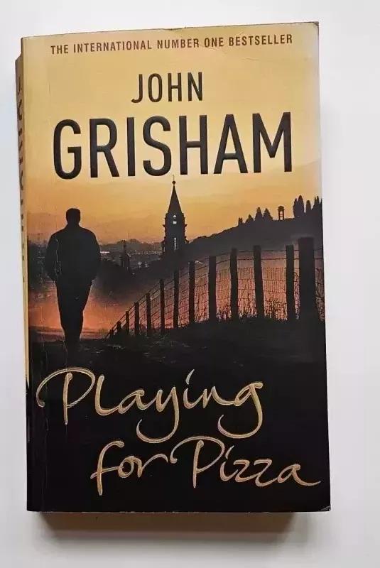 Playing for Pizza - John Grisham, knyga 2