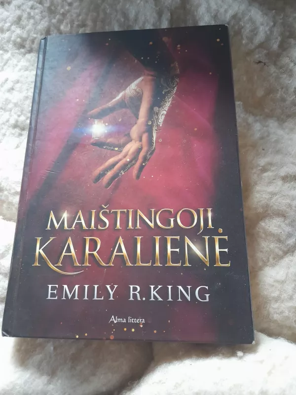 Maištingoji karalienė - Emily R. King, knyga 3