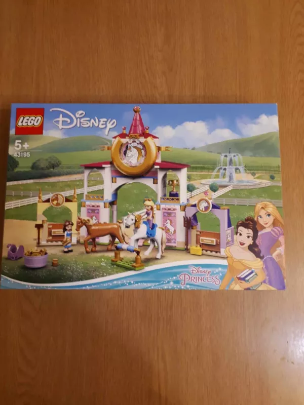Lego 43195: Belle and Rapunzel's Royal Stables - , stalo žaidimas 2