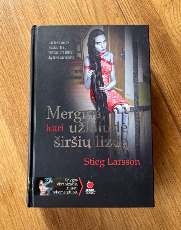 Mergina su drakono tatuiruote 1-3 dalys - Stieg Larsson, knyga 4
