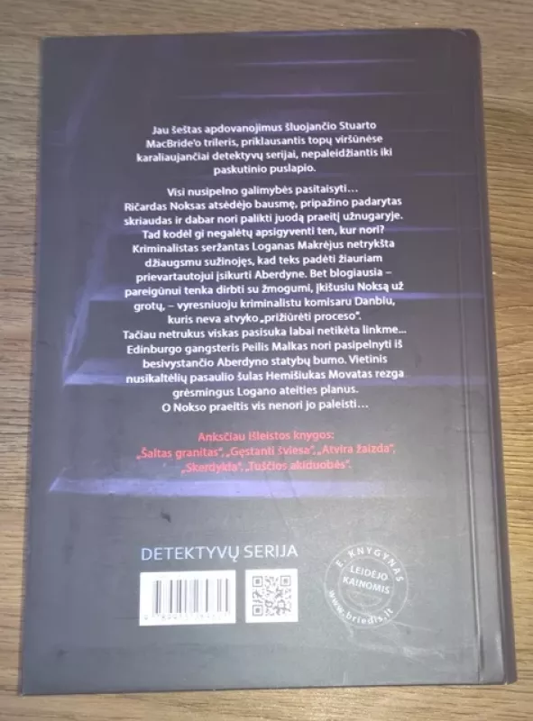 Tamsus kraujas - Stuart MacBride, knyga 4