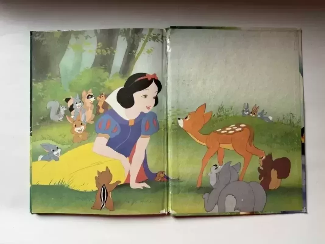 Snieguolė - Walt Disney, knyga 4