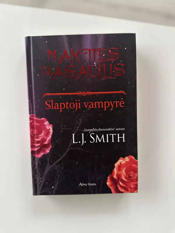 Slaptoji vampyrė - L.S. Smith, knyga 2