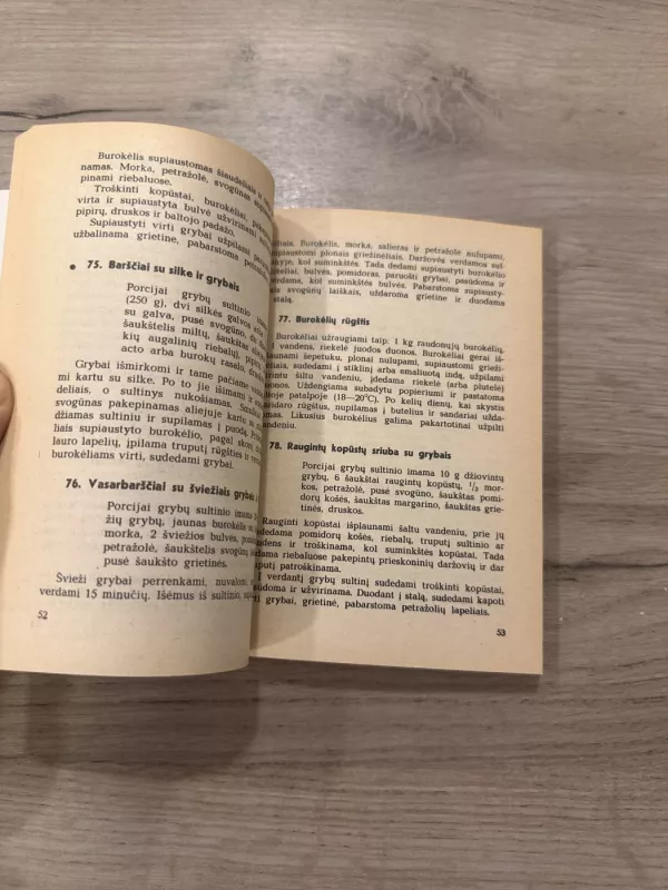 Grybai mūsų valgiui - Vanda Šakienė, knyga 4