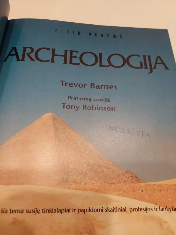 Archeologija - Simon Adams, knyga 3