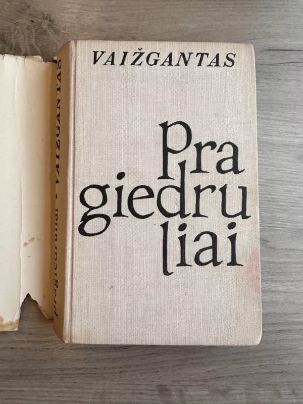 Pragiedruliai (2 dalys) -  Vaižgantas, knyga 3