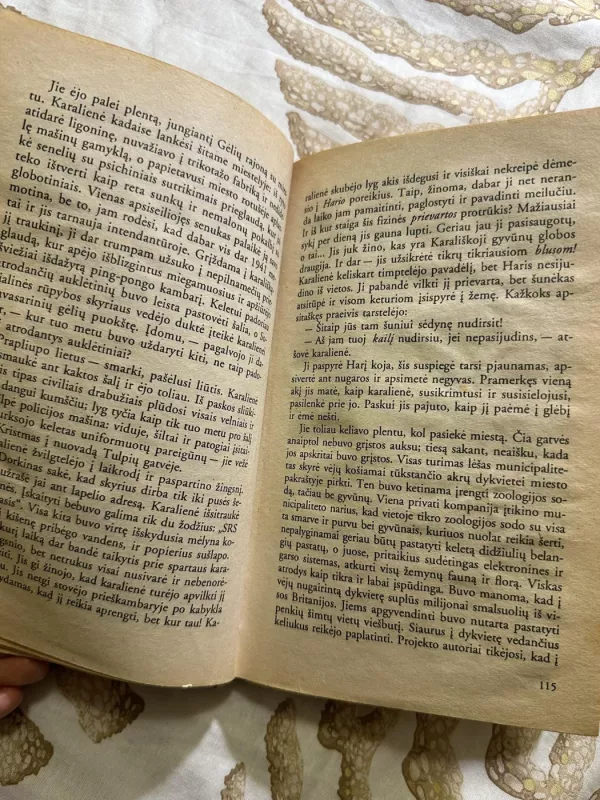 Karalienė ir aš - Sue Townsend, knyga 5