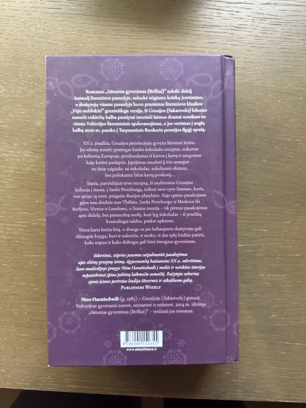 Aštuntas gyvenimas - Nino Haratischwili, knyga 4