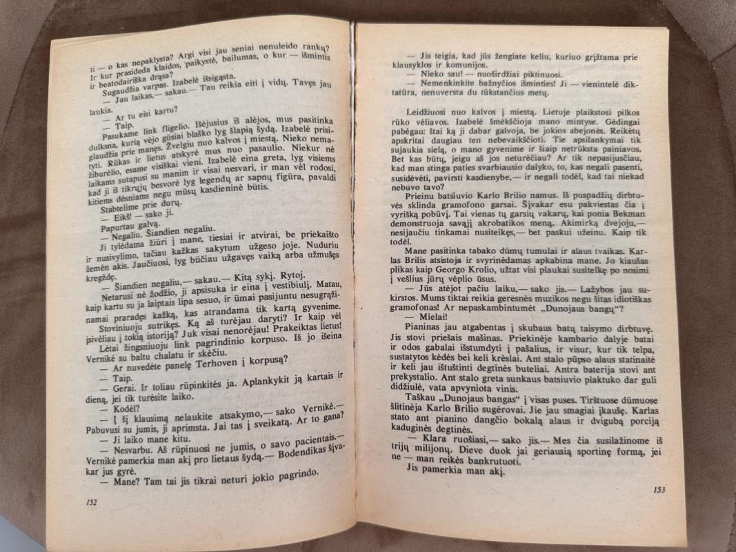 Juodasis obeliskas - E.M. Remarkas, knyga 4