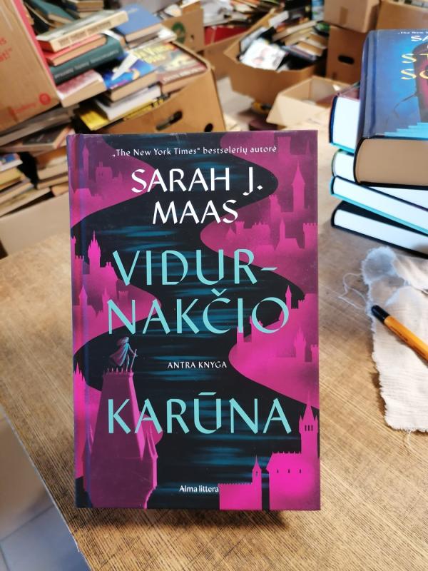 Stiklo sostas (2 knygos): Stiklo sostas. Vidurnakčio karūna - Sarah J. Maas, knyga 4