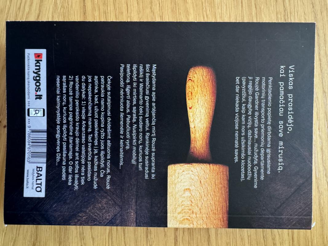 DVIDEŠIMT AŠTUONI SU PUSE NORO. Kaip norėtum praleisti likusį gyvenimą, jei vieną dieną išvystum save mirusią? - Denise Grover Swank, knyga 3