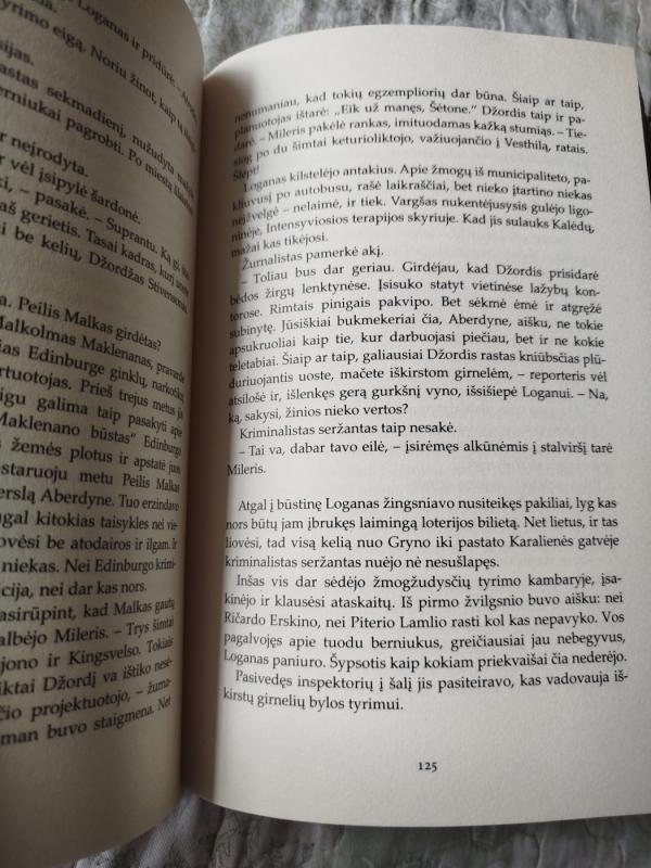 Šaltas granitas - Stuart MacBride, knyga 4