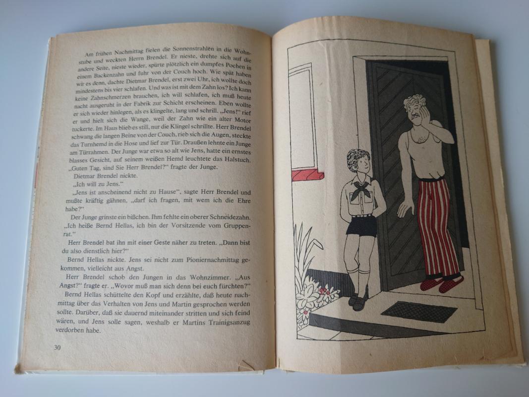 Zwei krähen fliegen aus - Jochen Hauser, knyga 3