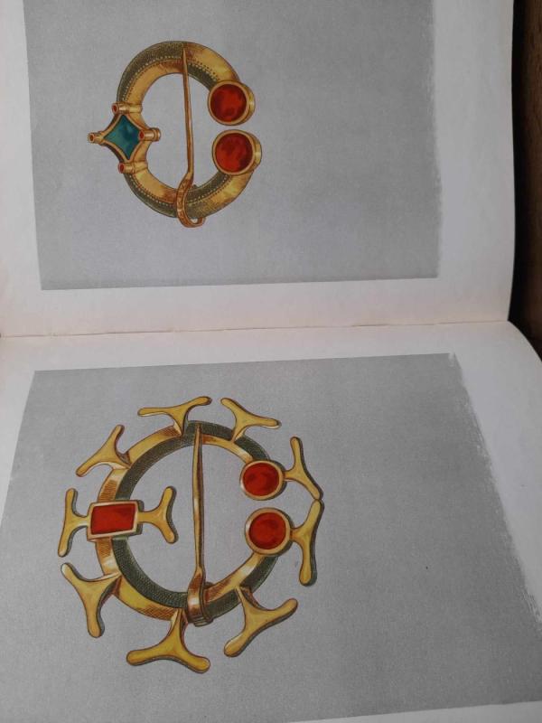 Lietuvių liaudies menas. Papuošalai - R. Kulikauskienė. R. Rimantienė, knyga 5