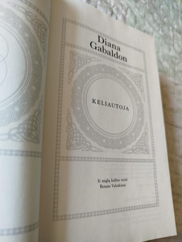 Keliautoja - Diana Gabaldon, knyga 3