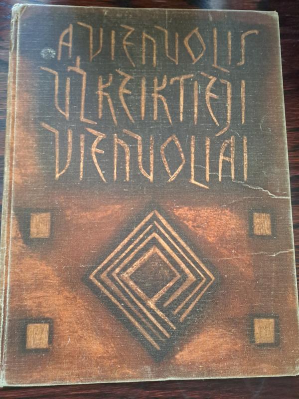 Užkeiktieji vienuoliai - Antanas Vienuolis, knyga 2