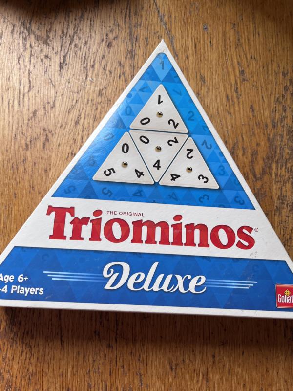 Triominos - , stalo žaidimas 4