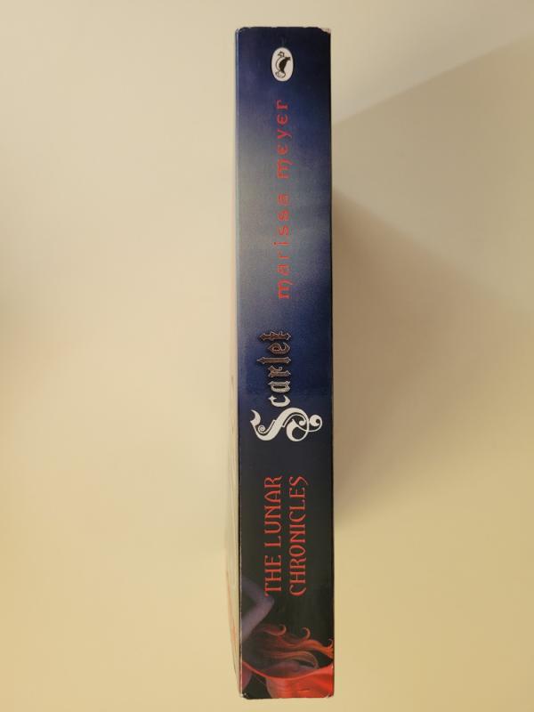 Scarlet - Marissa Meyer, knyga 3