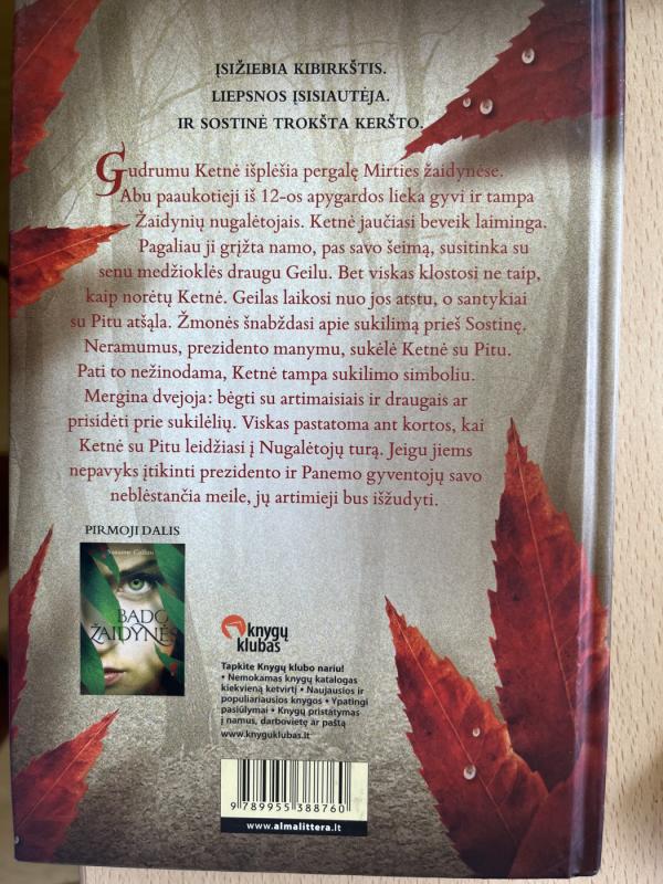 Pavojinga meilė. Antra "BADO ŽAIDYNIŲ" knyga - Suzanne Collins, knyga 3