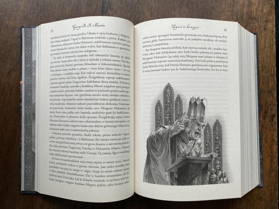 Ugnis ir kraujas - George R. R. Martin, knyga 4