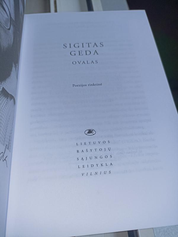 Ovalas : poezijos rinktinė - Sigitas Geda, knyga 5
