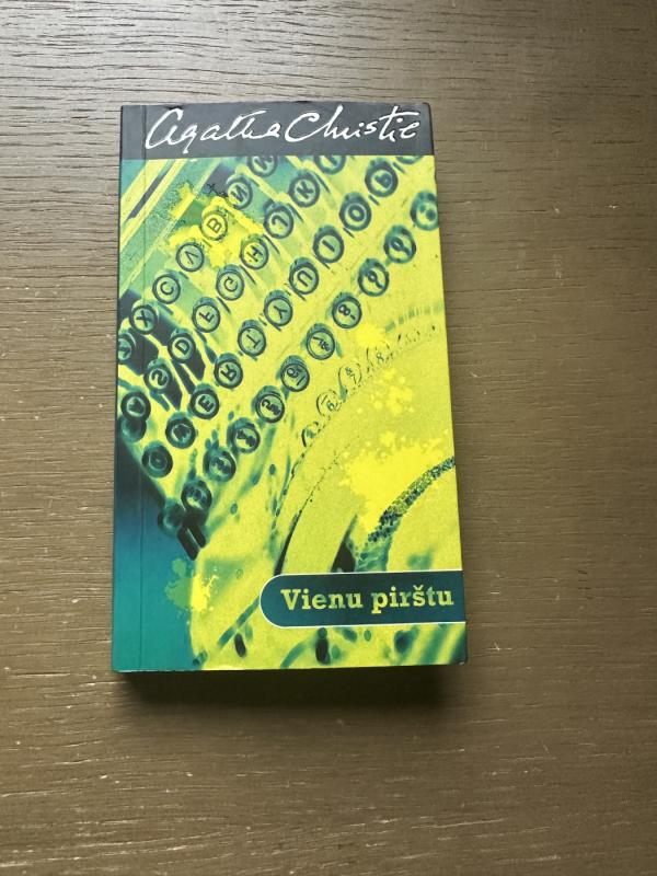Vienu pirštu - Agatha Christie, knyga 2