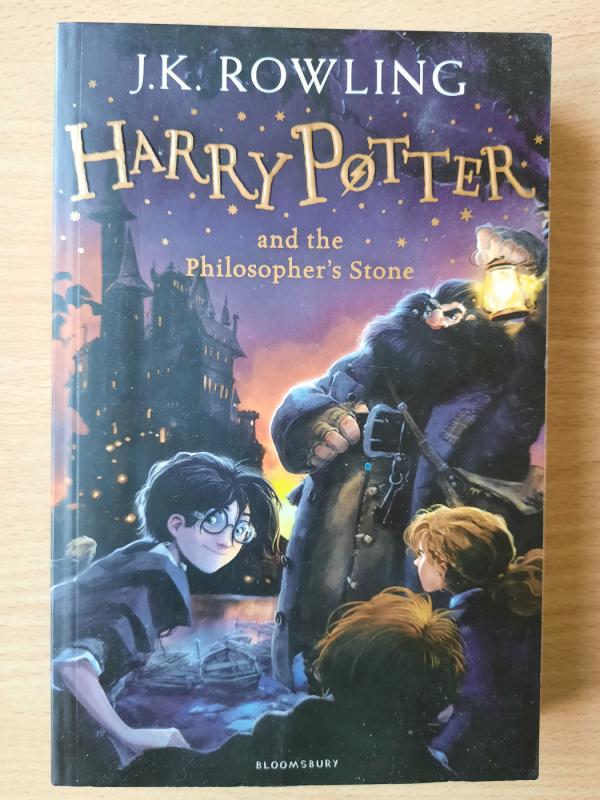 Harry Potter and the Philosopher's Stone (1 knyga) - J. K. Rowling, knyga 2