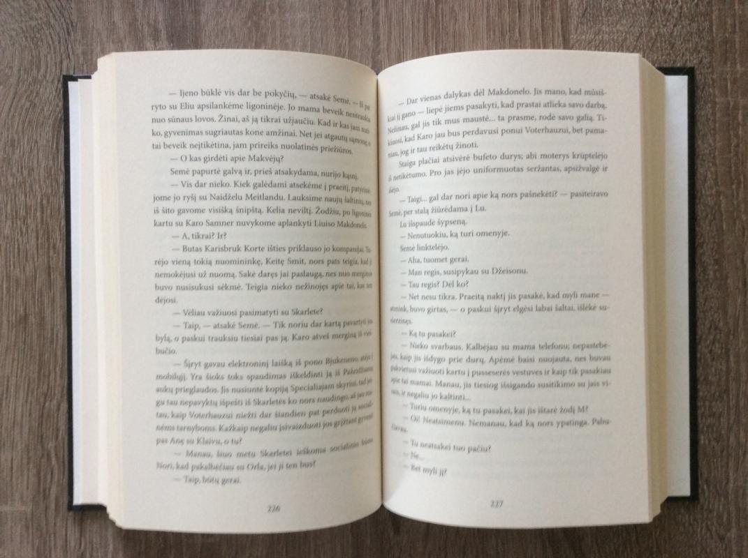 Už uždarų durų - Elizabeth Haynes, knyga 4