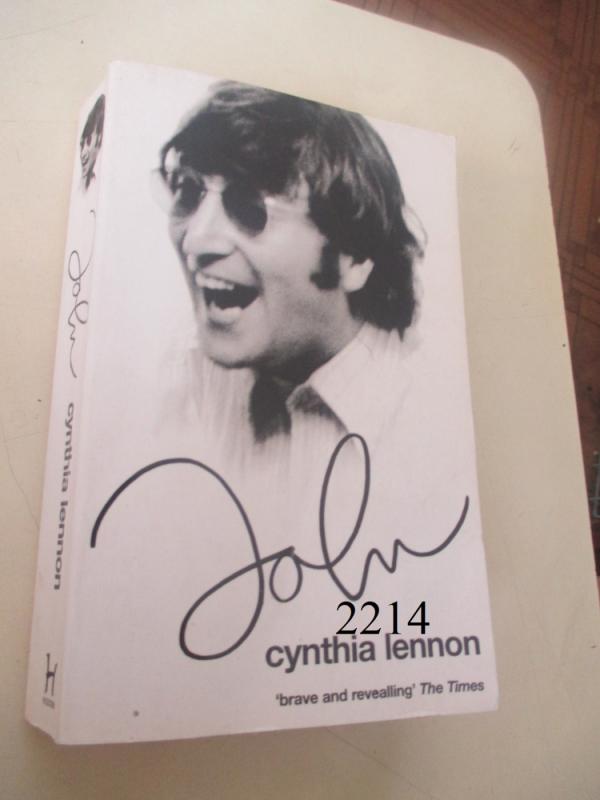 John - Cynthia Lennon, knyga 2