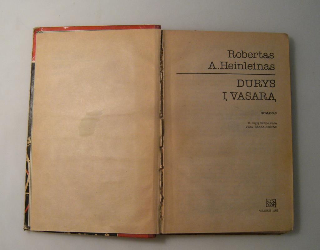 Durys į vasarą - R. A. Heinleinas, knyga 5