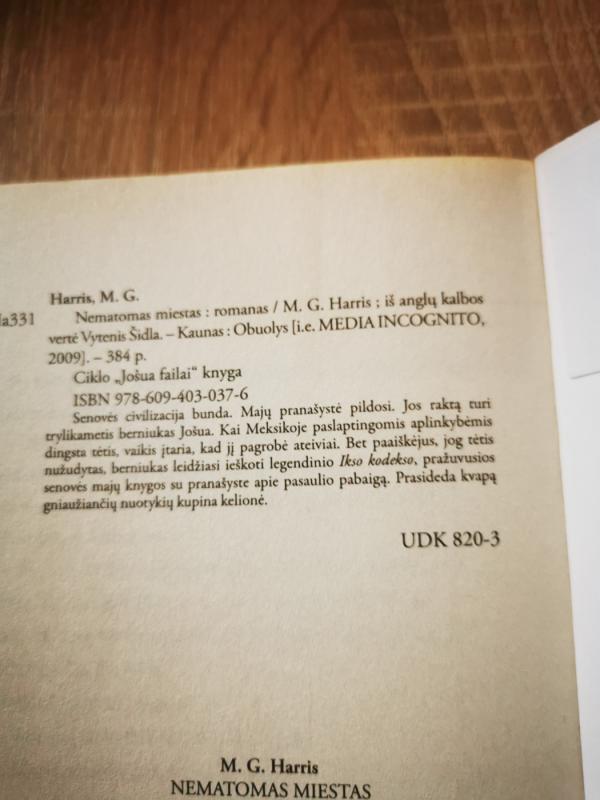 Nematomas Miestas - M. G. Harris, knyga 4