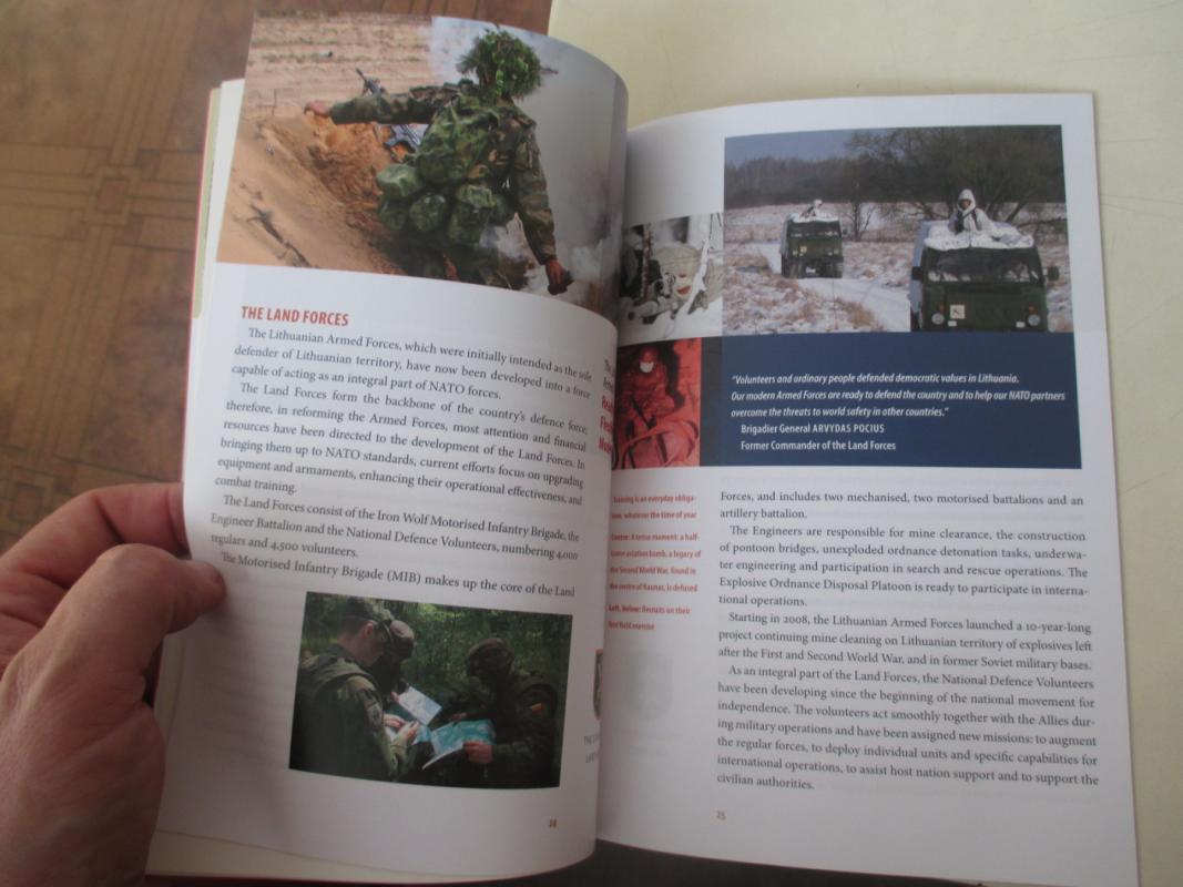 In Service for Peace - Autorių Kolektyvas, knyga 4