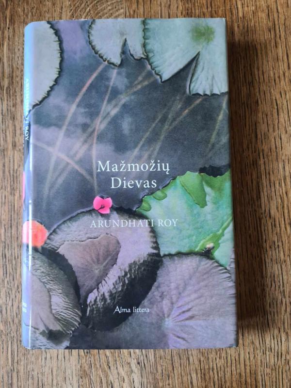 Mažmožių Dievas - Roy Arundhati, knyga 2