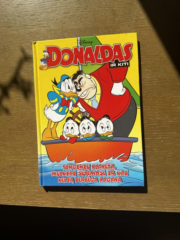 Donaldas ir kiti. Tinginių planeta, mulkiai sutemose ir kai kelią perbėga ragana - Walt Disney, knyga 2