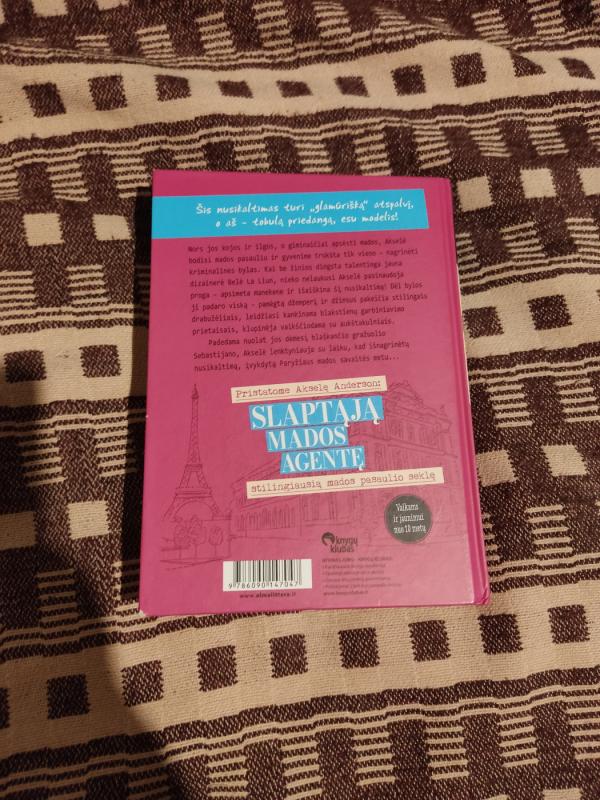 Slaptoji mados agentė. Nusikaltimas paryžiuje - Carina Axelsson, knyga 2