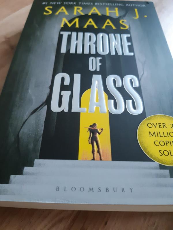 Throne of Glass knygų serija - Sarah J. Maas, knyga 3