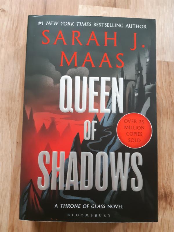 Throne of Glass knygų serija - Sarah J. Maas, knyga 6