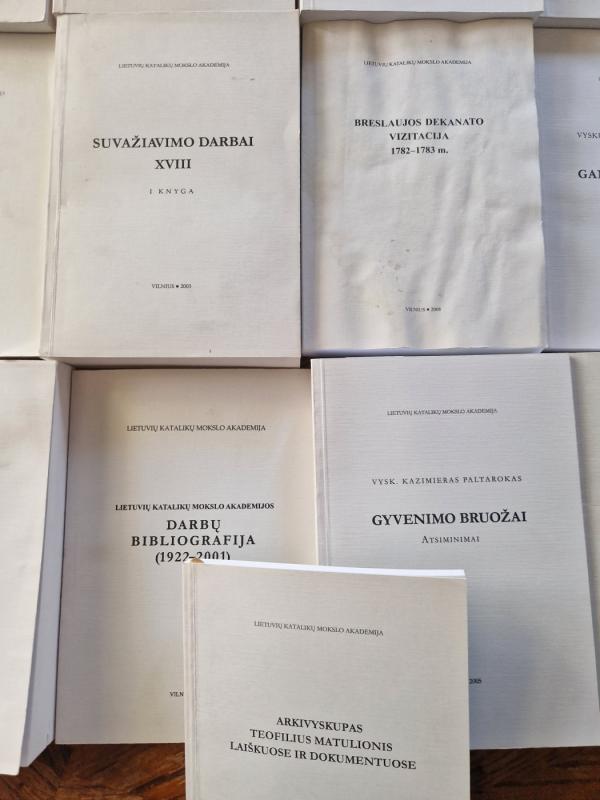 LKMA Lietuvių katalikų mokslo akademija. Leidiniai metraščiai, suvažiavimų darbai ir kt.   Viso 23 knygos. - Autorius nenurodomas, knyga 4