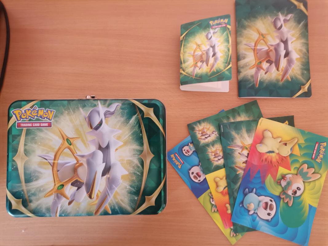 Pokemon Collector's Chest Spring 2022 - , namai ir interjeras 3