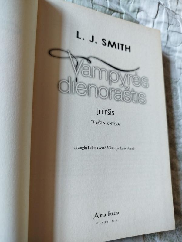 Vampyrės dienoraštis (3-oji knyga). Įniršis - L. J. Smith, knyga 3