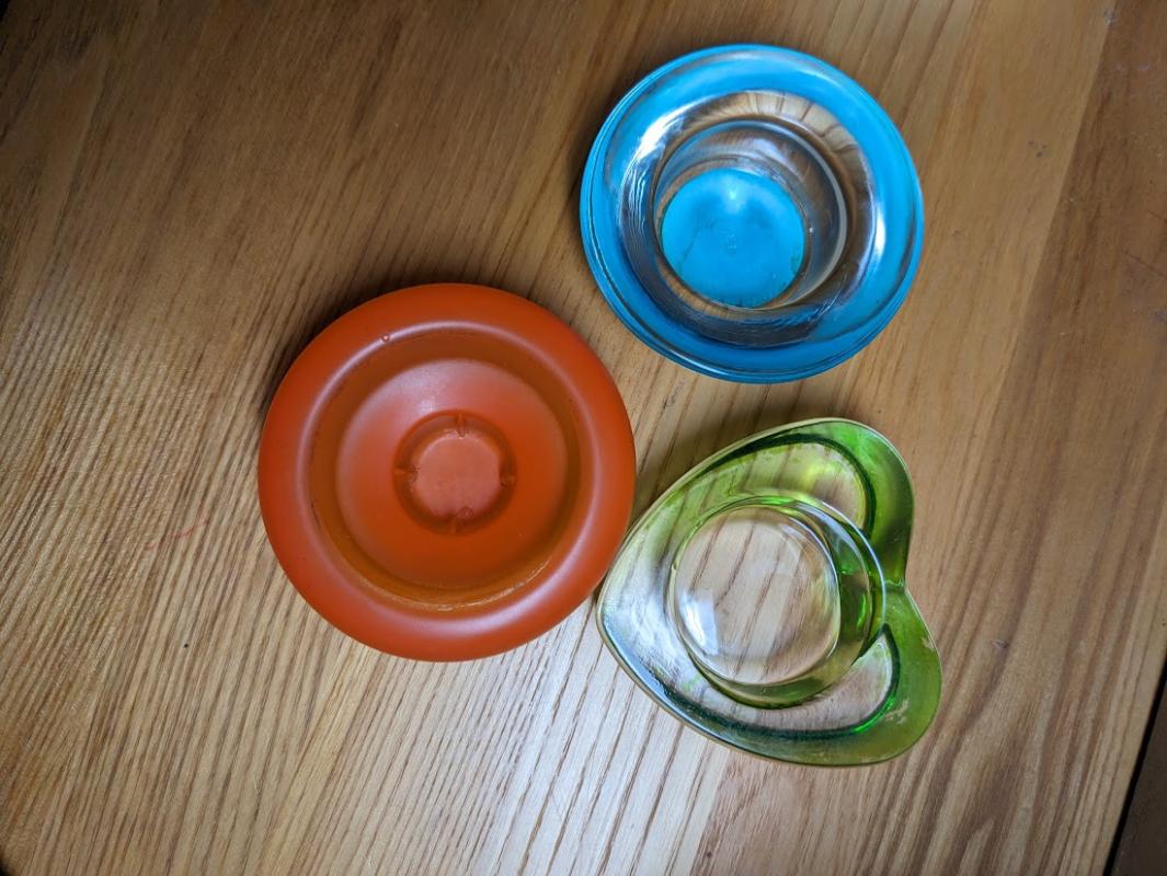 Trys spalvoto stiklo žvakidės: oranžinė, mėlyna, žalia. - , namai ir interjeras 3