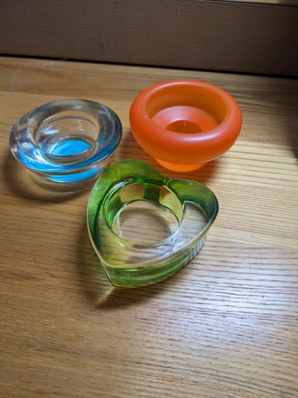 Trys spalvoto stiklo žvakidės: oranžinė, mėlyna, žalia. - , namai ir interjeras 2